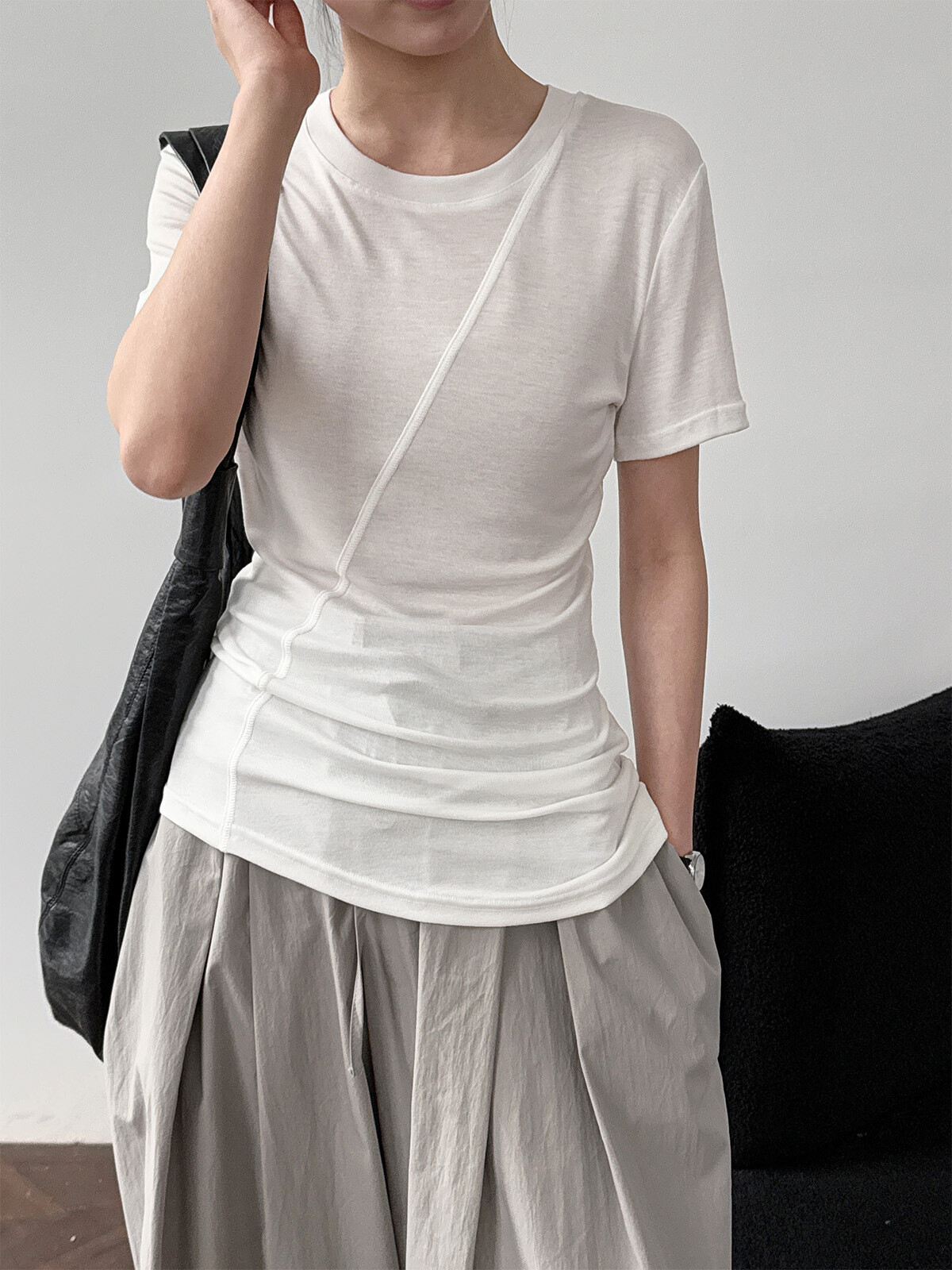 【2025新作】アシンメトリーTシャツ