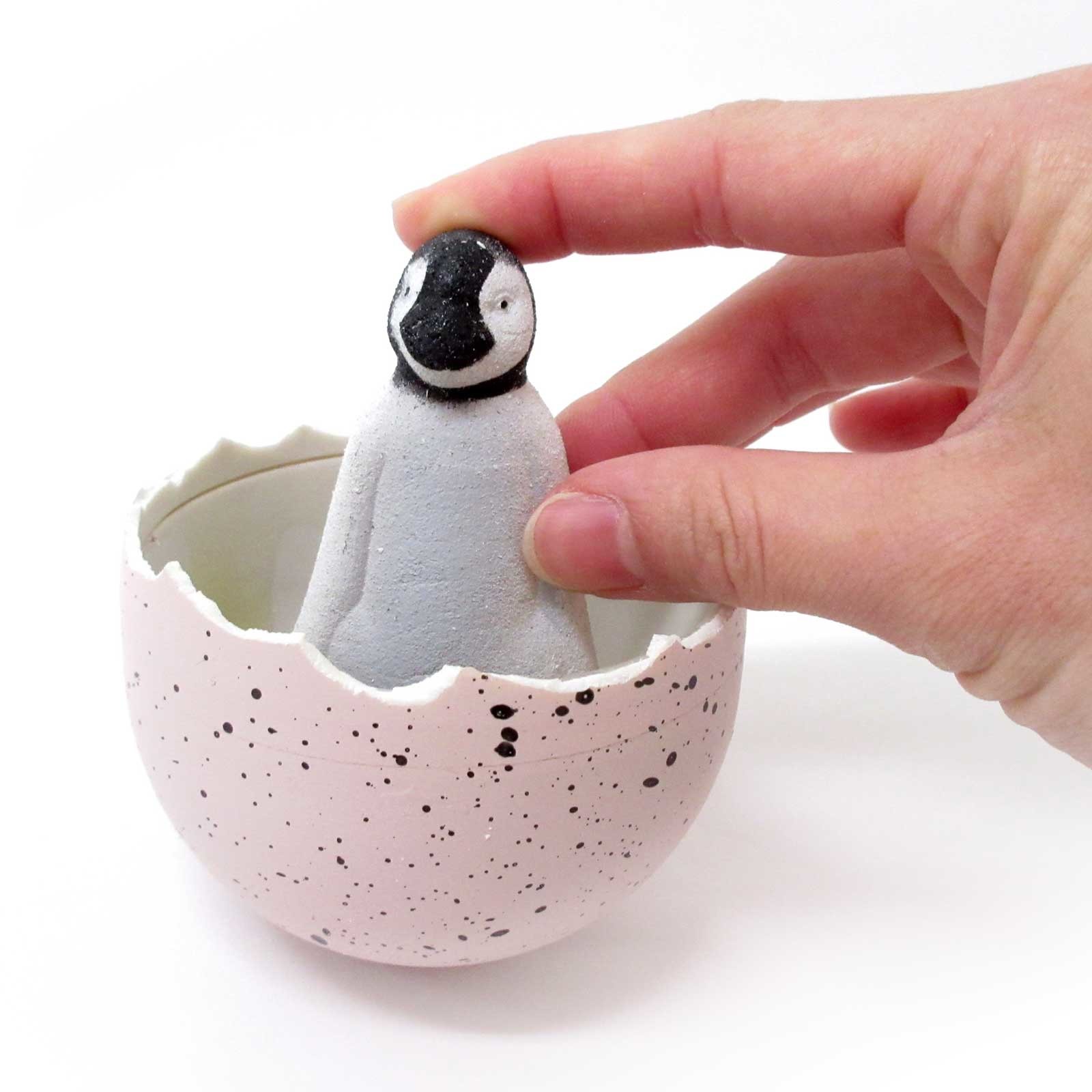 サプライズトイ 水に入れるとカラを破って誕生 びっくりメガたまご ペンギン No 6 655の商品ページ 卸 仕入れサイト スーパーデリバリー サプライズトイ 水に入れるとカラを破って誕生 びっくりメガたまご ペンギン No 6 655の商品ページ 卸 仕入れサイト スーパーデリバリー