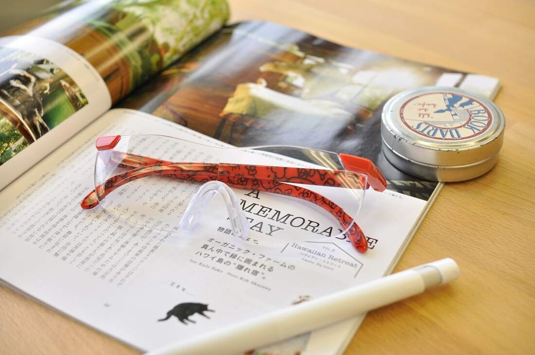 Skater loupe glass RG1 magnification 1.6 times Hello Kitty Red glasses magnifyin Skater loupe glass RG1 magnification 1.6 times Hello Kitty Red glasses magnifyin