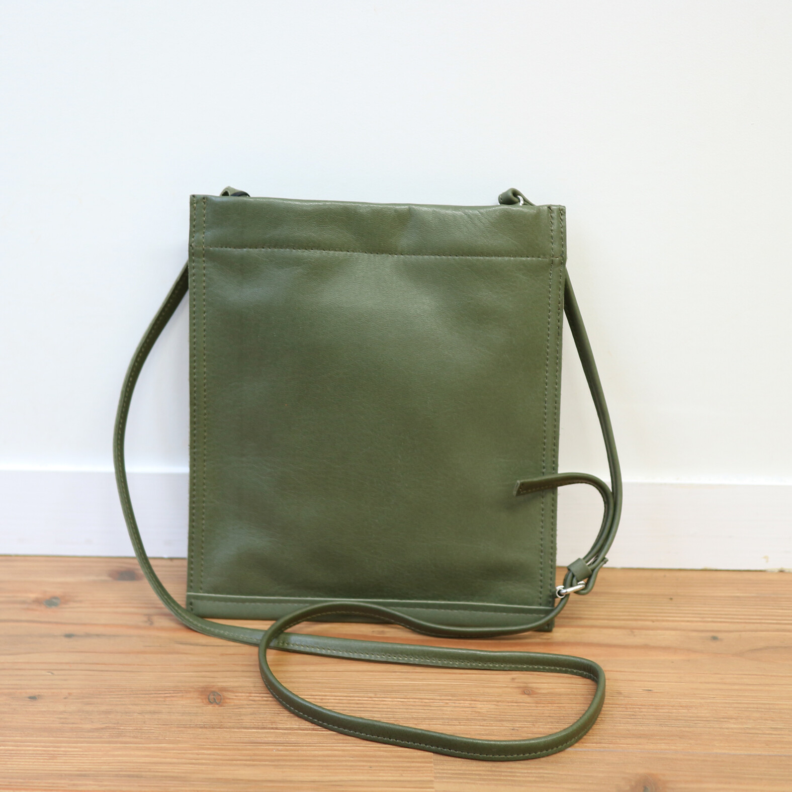 soft leather handbags wholesale