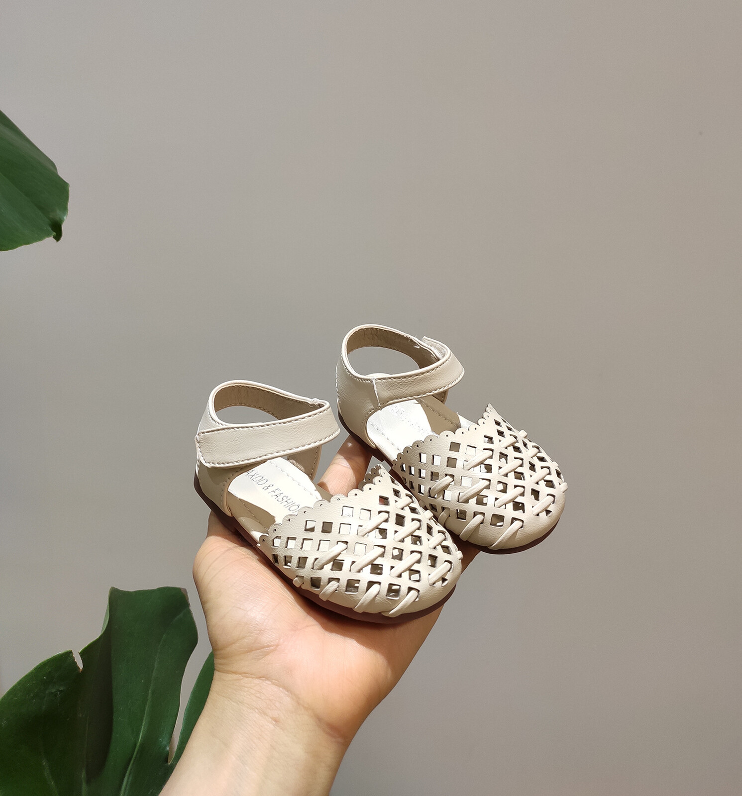 baby shoes with name on bottom