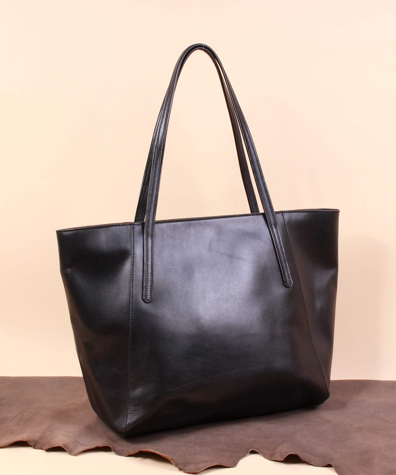 basic leather bag